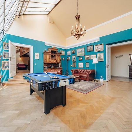 Апартаменты Magnificent Historical Penthouse In The Heart Of Прага Экстерьер фото