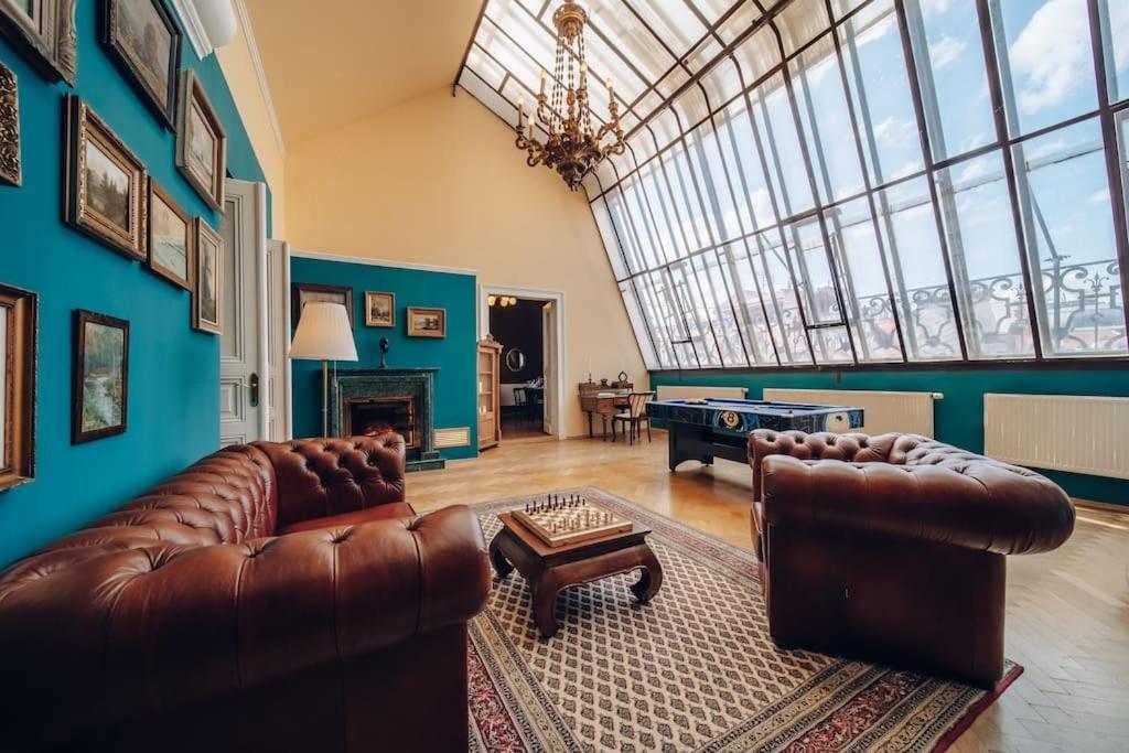 Апартаменты Magnificent Historical Penthouse In The Heart Of Прага Экстерьер фото